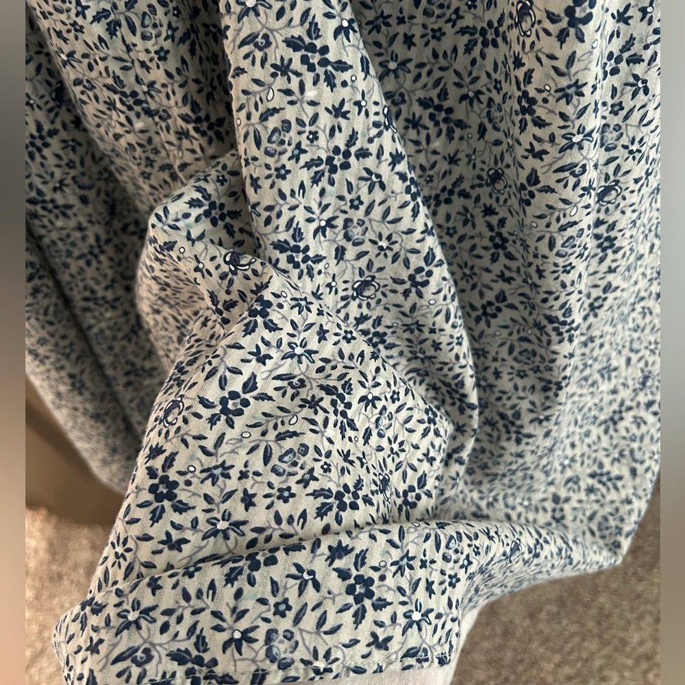 Madewell floral dress size medium. Worn only a couple times. So pretty in person - Picture 4 of 4